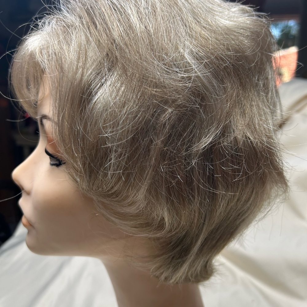 Christine Jordan Short Layered Women’s Wig in Ash Blonde - Picture 6 of 8